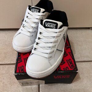 VANS new Skater Sneaker Widow Vintage Shoe NWT Kids size 1.5 FREE SHIPPING